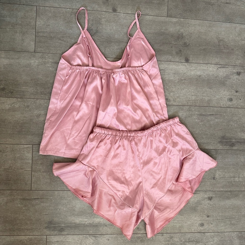Boutique Women’s Blush Pink Silky Pajama Set Small